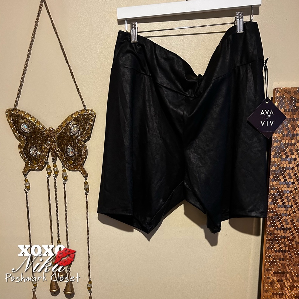 Ava & Viv Bike Shorts - Size 2X